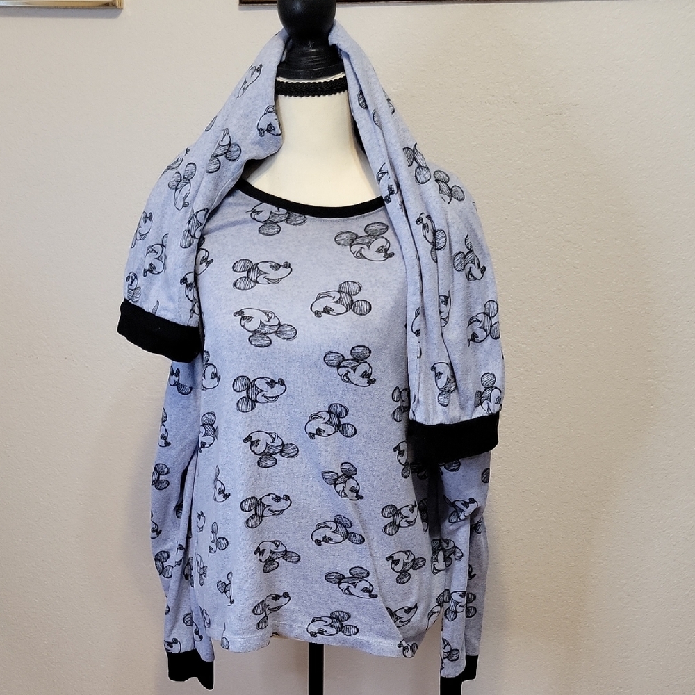 Disney Intimates Mickey Two Piece Pajamas Super Soft Sz Medium